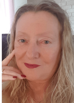 Eva Rose: 61-year-old Australian grandmother receives Pfizer injection to see her family, has immediate adverse reaction, still considering second injection